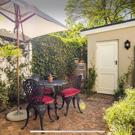 Guest Suite - Leafy Constantia Guest House Cidade Do Cabo Exterior foto