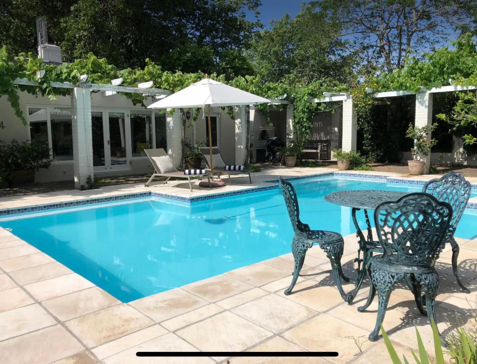 Guest Suite - Leafy Constantia Guest House Cidade Do Cabo Exterior foto